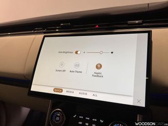 LAND ROVER RANGE ROVER 3.0 SE 5d 346 BHP