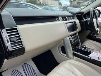 LAND ROVER RANGE ROVER 3.0 TD V6 Autobiography SUV 5dr Diesel Auto 4WD Euro 5 (s/s) (25