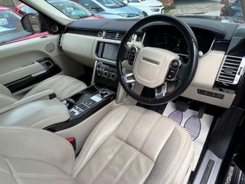 LAND ROVER RANGE ROVER 3.0 TD V6 Autobiography SUV 5dr Diesel Auto 4WD Euro 5 (s/s) (25