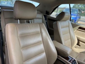 MERCEDES-BENZ E-CLASS 2.2 E220 2d AUTO 150 BHP