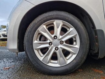 HONDA JAZZ 1.3 I-VTEC ES 5d 98 BHP