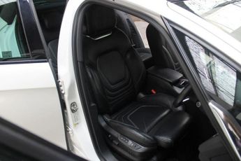 CITROEN DS5 2.0 h e-HDi Airdream DSport Hatchback Hybrid EGS6 4WD (s/s) [PAN