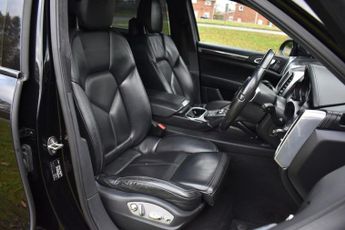 PORSCHE CAYENNE 3.0h V6 S SUV 5dr Petrol Hybrid TiptronicS 4WD Euro 5 (s/s) (380
