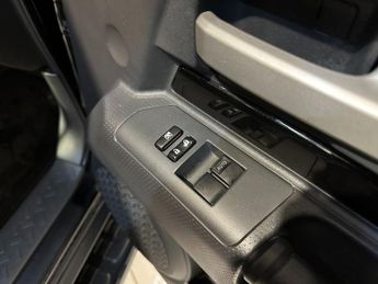 TOYOTA FJ CRUISER 4.0 4WD 5d full leather and CarPlay!!!!