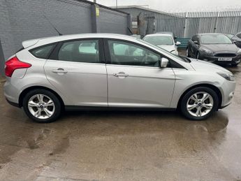 FORD FOCUS 1.6L ZETEC 5d AUTO 124 BHP