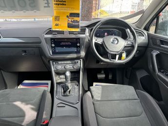 VOLKSWAGEN TIGUAN 2.0 SEL TDI DSG 5d 148 BHP