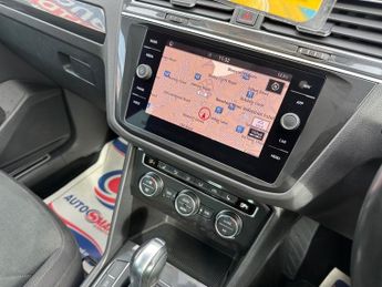 VOLKSWAGEN TIGUAN 2.0 SEL TDI DSG 5d 148 BHP