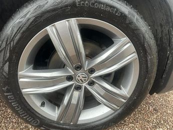 VOLKSWAGEN TIGUAN 2.0 SEL TDI DSG 5d 148 BHP