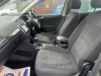 VOLKSWAGEN TIGUAN 2.0 SEL TDI DSG 5d 148 BHP