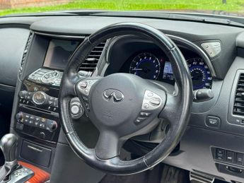 INFINITI QX70 3.7 S PREMIUM 5d 385 BHP
