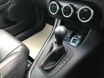 ALFA ROMEO GIULIETTA 1.7 TBI VELOCE TCT 5d AUTO 240 BHP