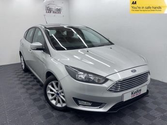 Ford Focus 1.0 TITANIUM 5d 124 BHP