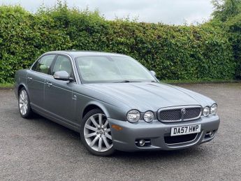 Jaguar XJ 2.7 EXECUTIVE V6 4d 204 BHP