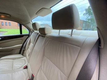 JAGUAR XJ 2.7 EXECUTIVE V6 4d 204 BHP