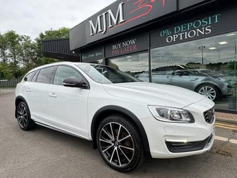 Volvo V60 2.4 D4 CROSS COUNTRY LUX NAV AWD 5d 187 BHP * 1 OWNER * WINTER P