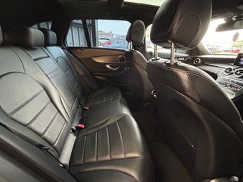 MERCEDES-BENZ C-CLASS 2.1 C220 D AMG LINE PREMIUM 5d 170 BHP