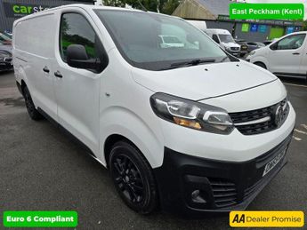 Vauxhall Vivaro 1.5 L2H1 2900 DYNAMIC S/S 101 BHP IN WHITE WITH 56,687 MILES AND