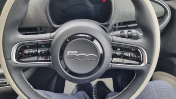 FIAT 500E 0L LA PRIMA 3d AUTO 117 BHP