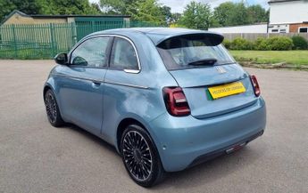 FIAT 500E 0L LA PRIMA 3d AUTO 117 BHP