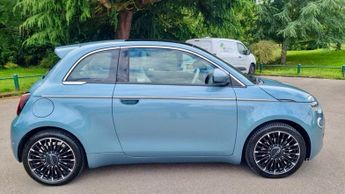 FIAT 500E 0L LA PRIMA 3d AUTO 117 BHP