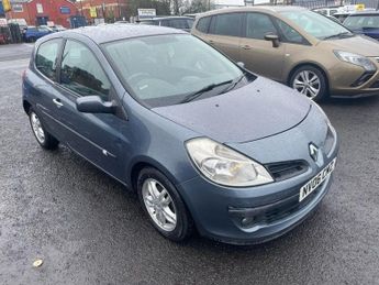 Renault Clio 1.4 DYNAMIQUE 16V 3d 98 BHP