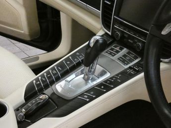 PORSCHE PANAMERA 4.8 V8 TURBO PDK 5d 520 BHP