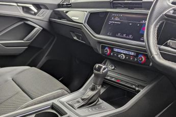 AUDI Q3 1.5 TFSI S LINE BLACK EDITION MHEV 5d 148 BHP