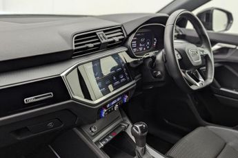 AUDI Q3 1.5 TFSI S LINE BLACK EDITION MHEV 5d 148 BHP