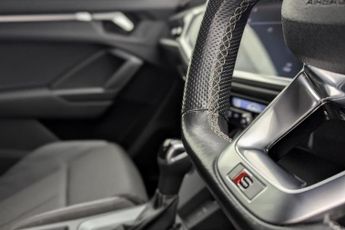 AUDI Q3 1.5 TFSI S LINE BLACK EDITION MHEV 5d 148 BHP