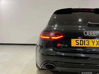 AUDI A4 AVANT 4.2 RS4 AVANT FSI QUATTRO 5d 444 BHP