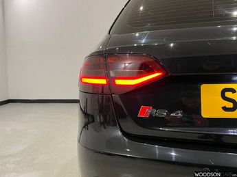 AUDI A4 AVANT 4.2 RS4 AVANT FSI QUATTRO 5d 444 BHP