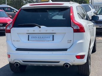 VOLVO XC60 2.4 D5 R-DESIGN NAV AWD 5d 212 BHP