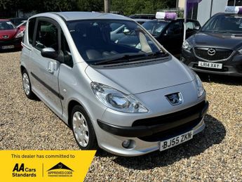 Peugeot 1007 1.4 DOLCE 8V 3d 73 BHP