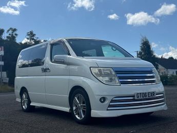 Nissan Elgrand 3.5 3.5 5d 