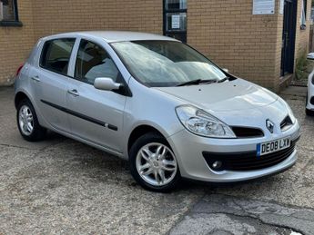 Renault Clio 1.6 EXPRESSION 16V 5d 111 BHP