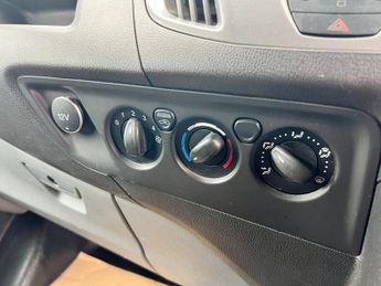 FORD TRANSIT CUSTOM 2.0 290 TREND LR P/V 129 BHP