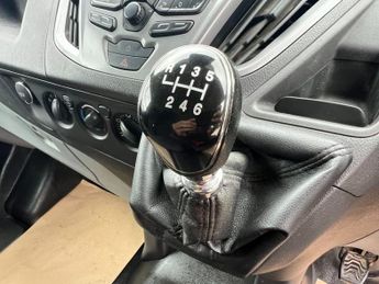 FORD TRANSIT CUSTOM 2.0 290 TREND LR P/V 129 BHP