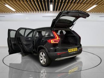 VOLVO XC40 2.0 D3 MOMENTUM 5d 148 BHP