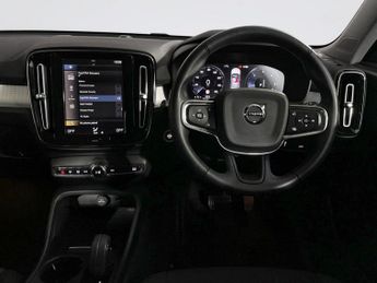 VOLVO XC40 2.0 D3 MOMENTUM 5d 148 BHP