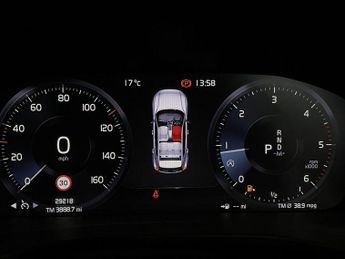 VOLVO XC40 2.0 D3 Momentum SUV 5dr Diesel Auto Euro 6 (s/s) (150 ps)