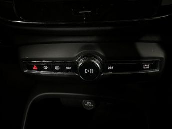 VOLVO XC40 2.0 D3 MOMENTUM 5d 148 BHP