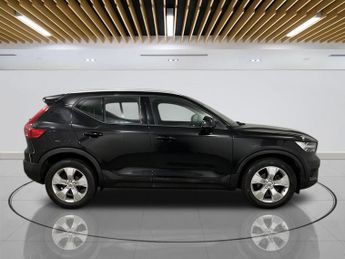 VOLVO XC40 2.0 D3 MOMENTUM 5d 148 BHP