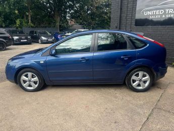 FORD FOCUS 1.6L ZETEC CLIMATE 16V 5d AUTO 101 BHP