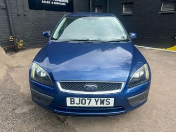 FORD FOCUS 1.6L ZETEC CLIMATE 16V 5d AUTO 101 BHP