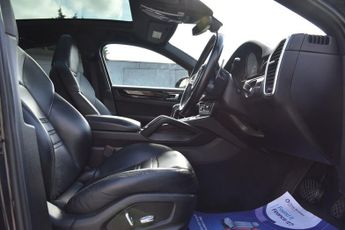 PORSCHE CAYENNE 3.0 V6 5d 456 BHP