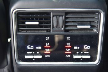 PORSCHE CAYENNE 3.0 V6 5d 456 BHP