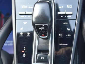 PORSCHE CAYENNE 3.0 V6 5d 456 BHP