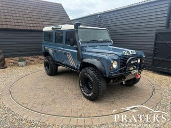 Land Rover Defender 2.5 110 COUNTY SW 12S TDI 5d 111 BHP 300 TDI