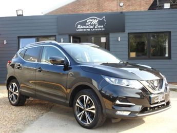 Nissan Qashqai 1.3 DIG-T N-CONNECTA 5d 140 BHP