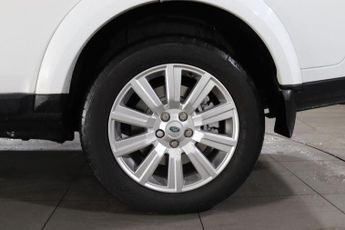 LAND ROVER DISCOVERY 3.0 4 SDV6 XS 5d AUTO 255 BHP